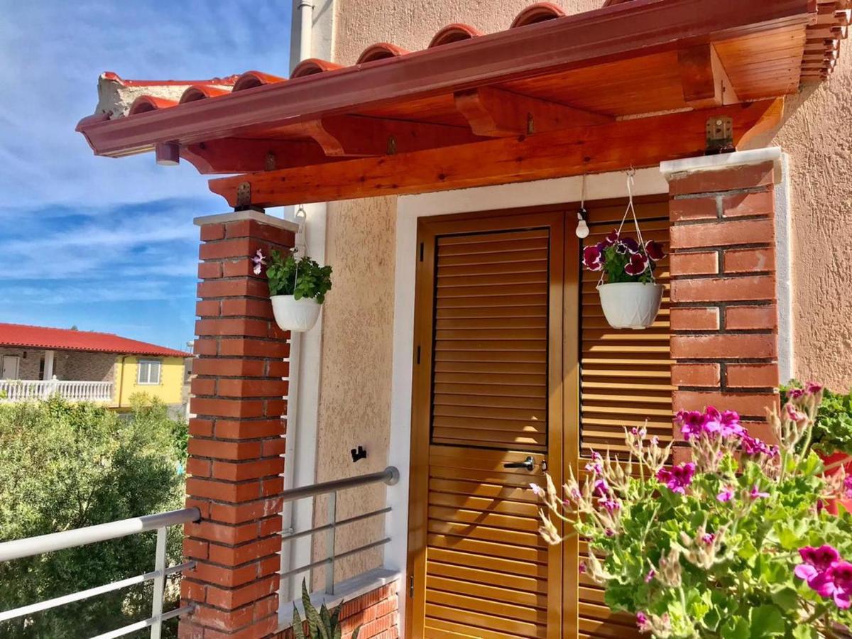 ホテルVila Arlind Vlorë エクステリア 写真