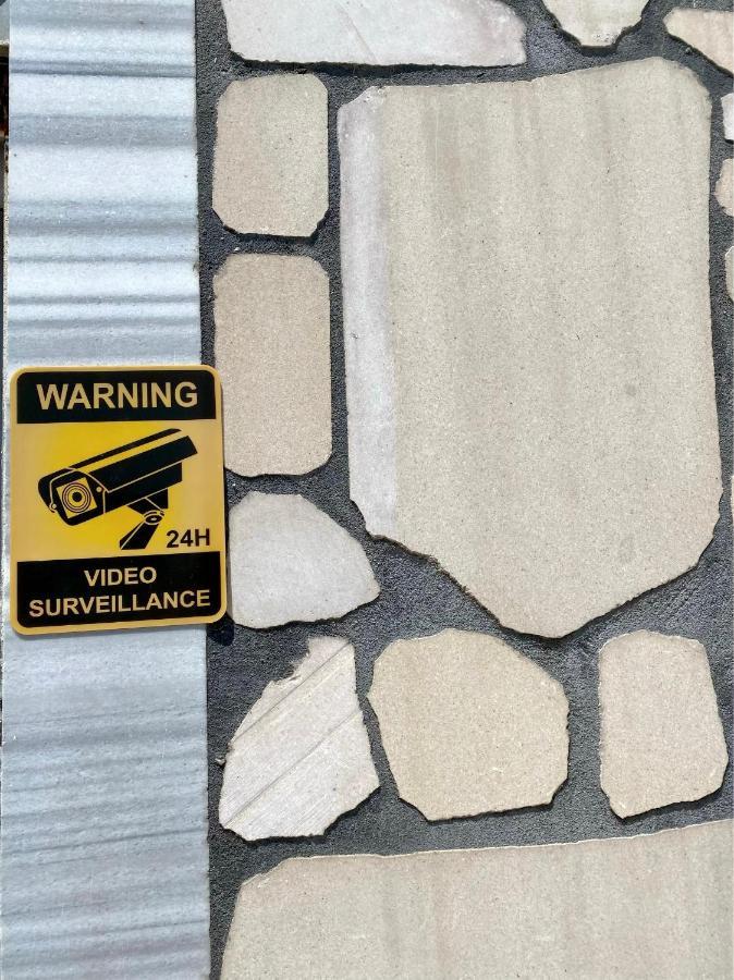 ホテルVila Arlind Vlorë エクステリア 写真