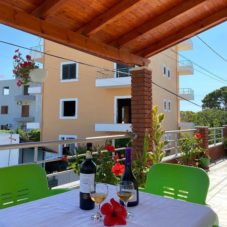 ホテルVila Arlind Vlorë エクステリア 写真